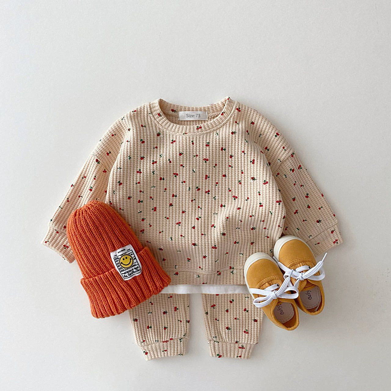 Annie & Charles® - Made in Austria - Cherry Jogger Set: Beige