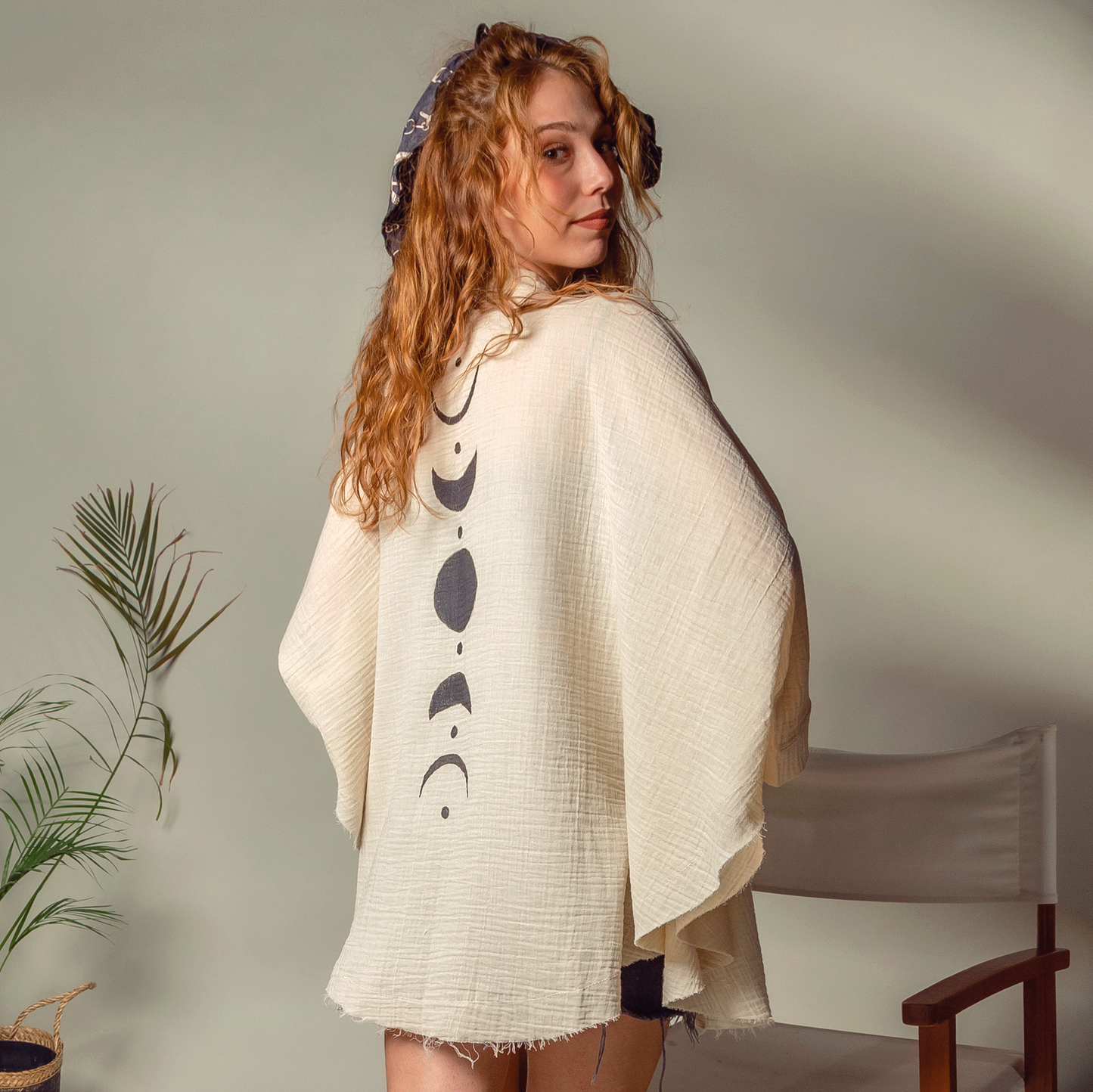 MOA - Beige and Black Moon Phases Muslin Kimono Robe / Poncho: Beige