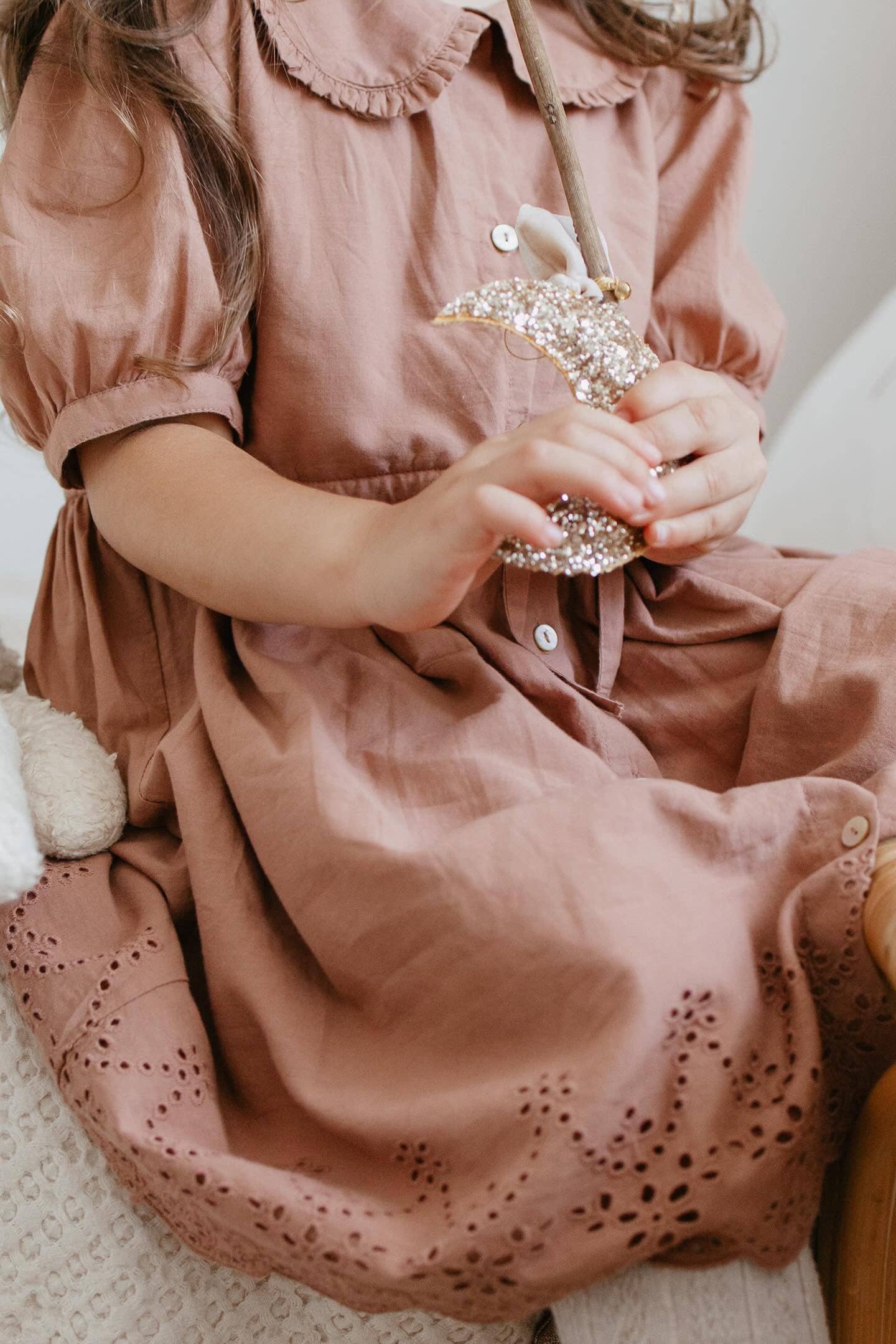 Aurora | Ruffle Collar Cotton Dress | Chocolat: 3Y