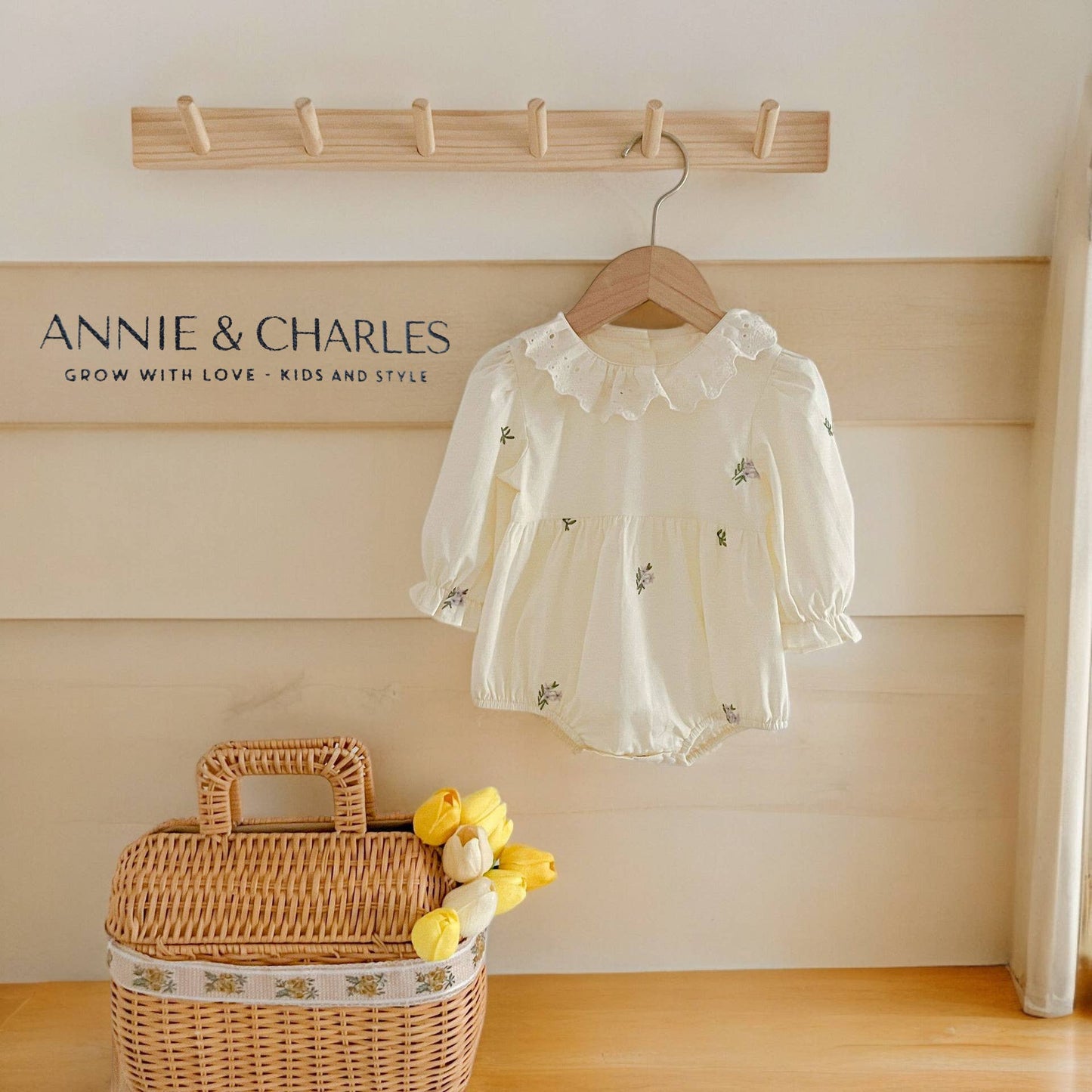 Annie & Charles® - Made in Austria - Baby Bloomer/Dress with Collar (Spring Flowers)