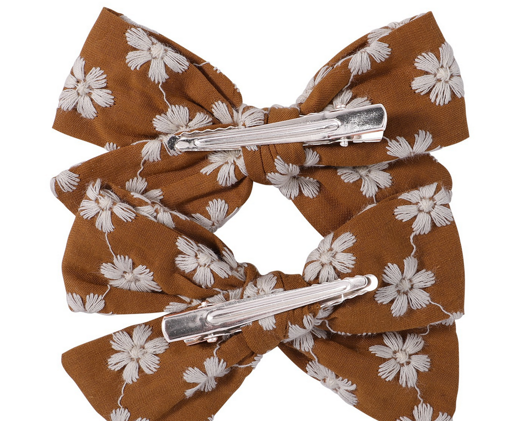 Annie & Charles® - Made in Austria - hair clip with stitch: Grey Flower
