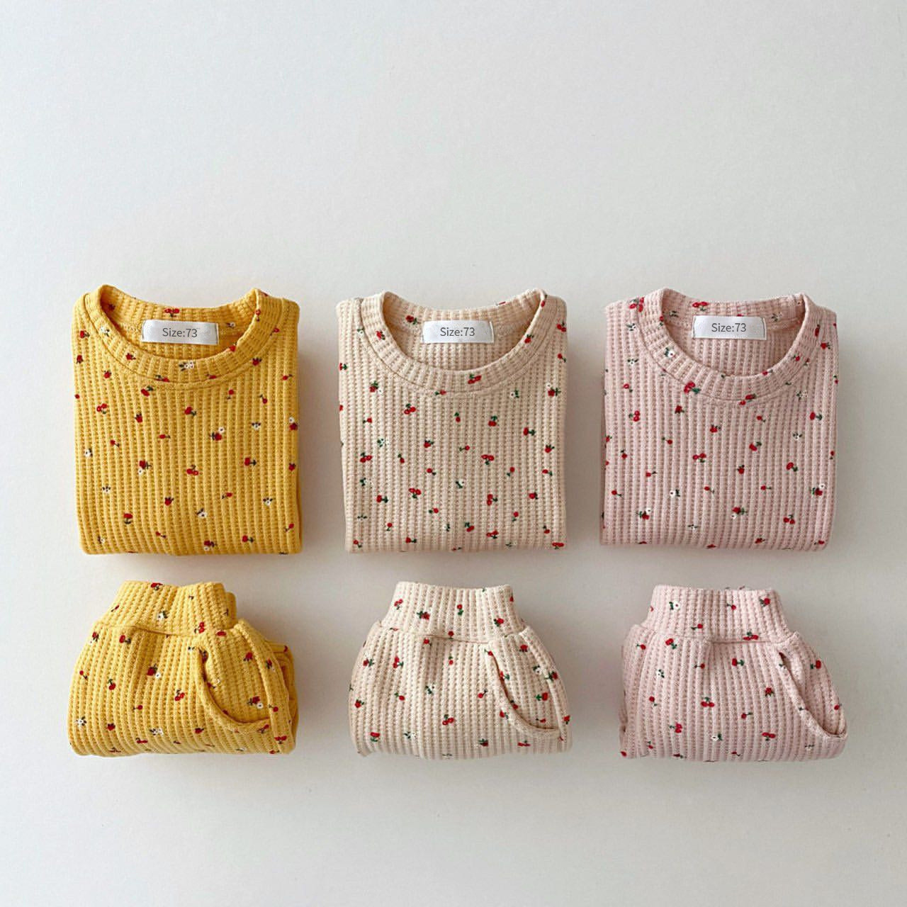 Annie & Charles® - Made in Austria - Cherry Jogger Set: Beige
