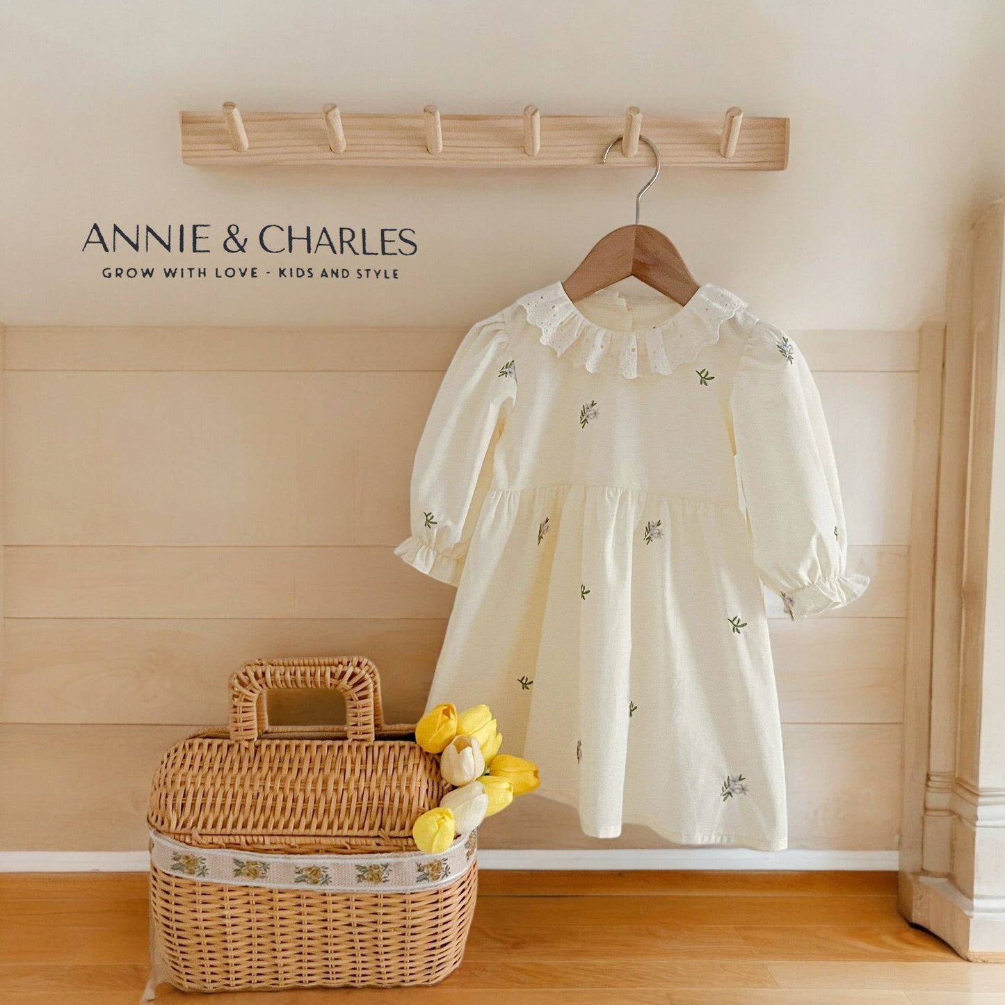Annie & Charles® - Made in Austria - Baby Bloomer/Dress with Collar (Spring Flowers)