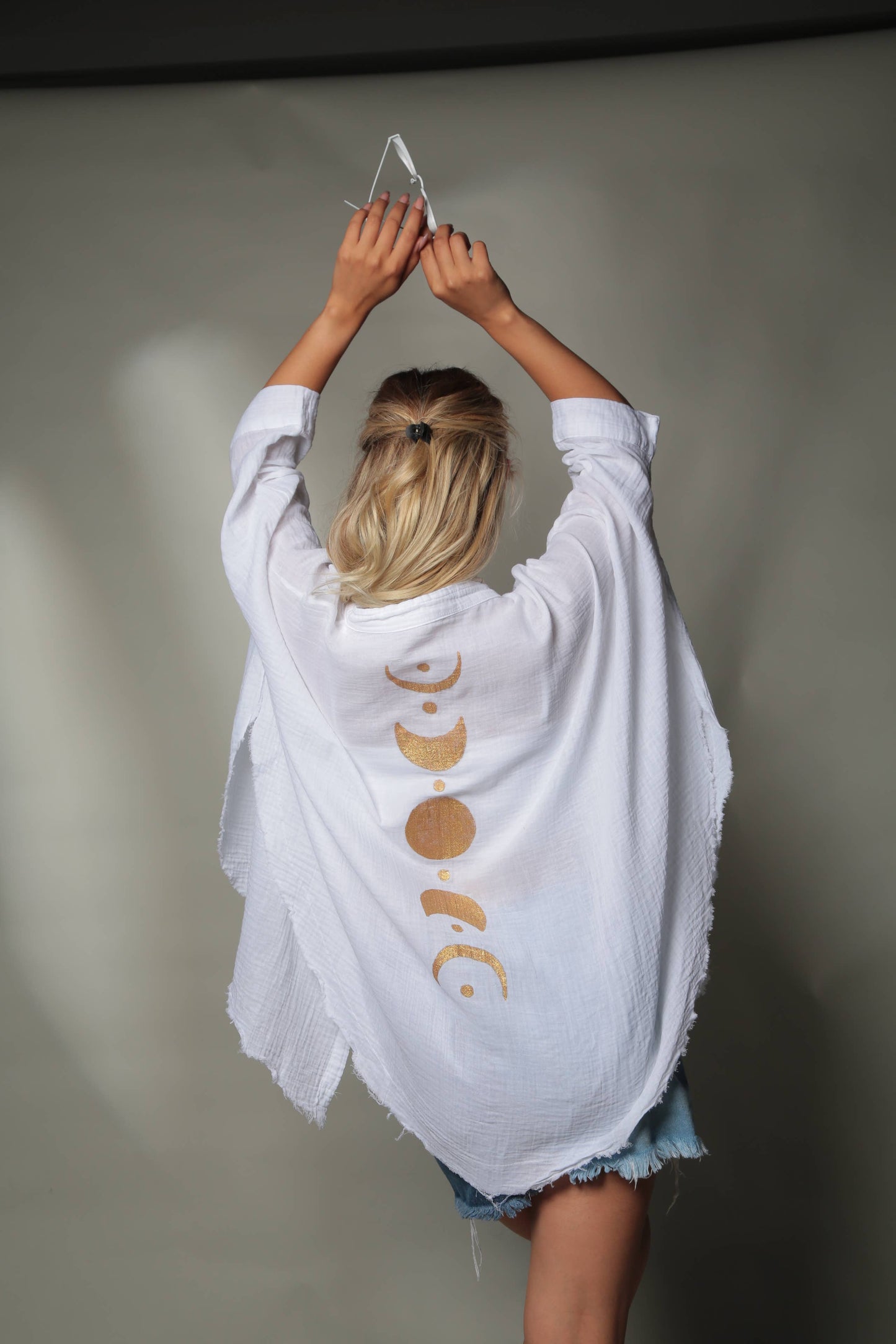 MOA - Beige and Black Moon Phases Muslin Kimono Robe / Poncho: Beige