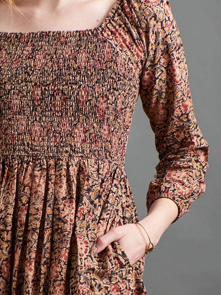 Mata Traders - Hailee Smocked Midi Dress Black Floral: Black Floral