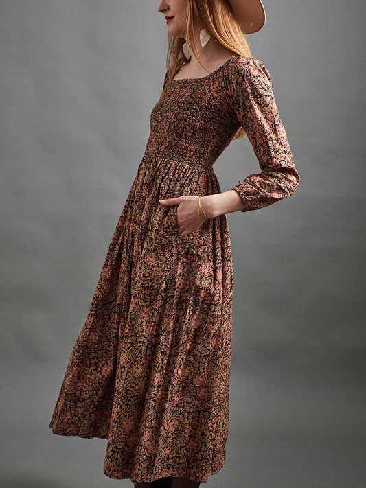 Mata Traders - Hailee Smocked Midi Dress Black Floral: Black Floral