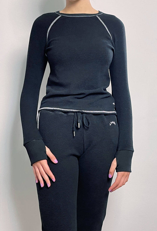 The Chalet Thermal Top - Black: XL